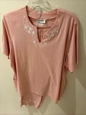 Soft Pink Short-Sleeve Embroidered Tee by R.Daniels